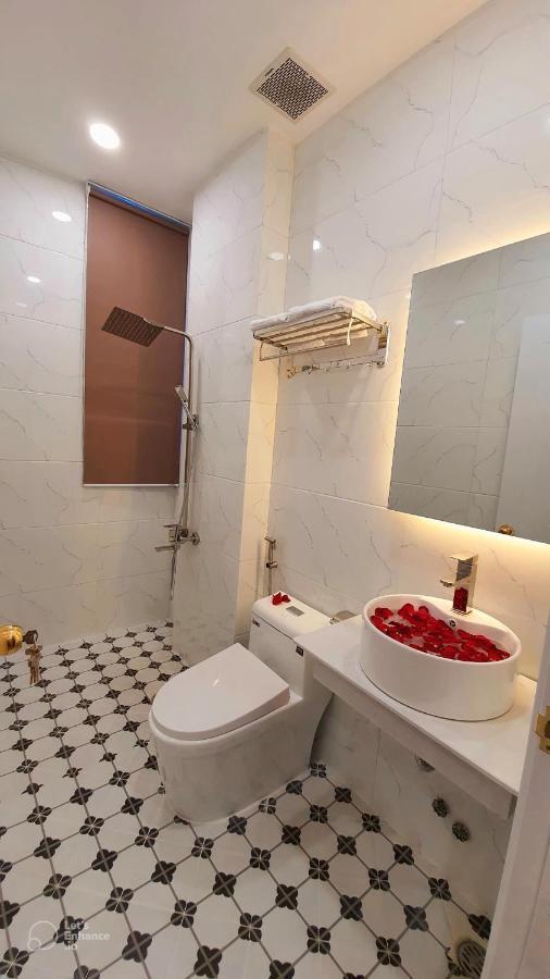The White Hotel دالات المظهر الخارجي الصورة
